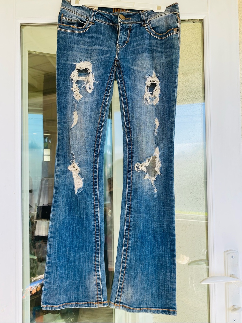 Decree Distressed Boot Cut Jeans Embroidered Back Pockets Y2K 30” Waist ap Sz 10